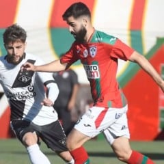 Em São Paulo, a Portuguesa, campeã nacional, viveu drama semelhante. No Canindé, empatou a série contra o Mixto-MT, mas acabou superada nos pênaltis
