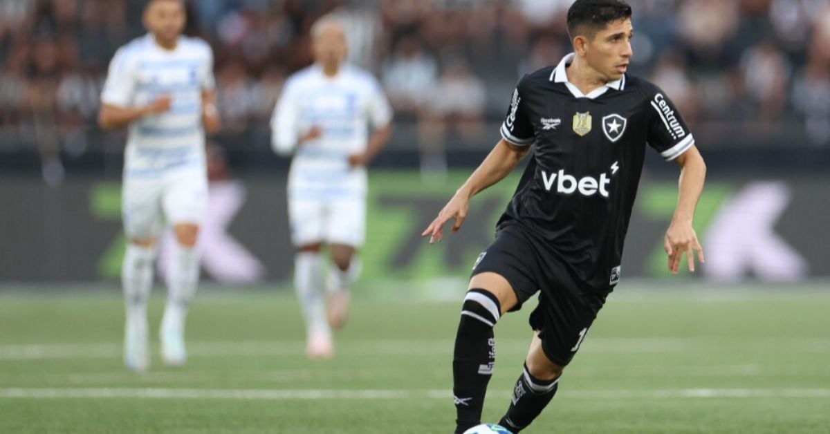O Botafogo enviou uma notificação formal ao Lyon no dia 18 de julho confirmando a venda do jogador Savarino ao clube francês em março O Botafogo enviou uma notificação formal ao Lyon no dia 18 de julho confirmando a venda do jogador Savarino ao clube francês em março