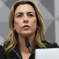 Somente após o apelo dos artistas, Soraya conseguiu fazer sua pergunta sobre a música "Coração Pirata", tema da personagem de Regina Duarte na novela Rainha da Sucata, da TV Globo, em 1990.