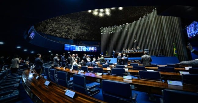 Jaques Wagner foi o relator do PL 2.692/2025, que repete teor da MP 1.294/2025, cujo prazo de validade estava para vencer; texto que beneficia quem ganha até dois salários mínimos foi à sanção presidencial Andressa Anholete/Agência Senado Fonte: Agência Senado