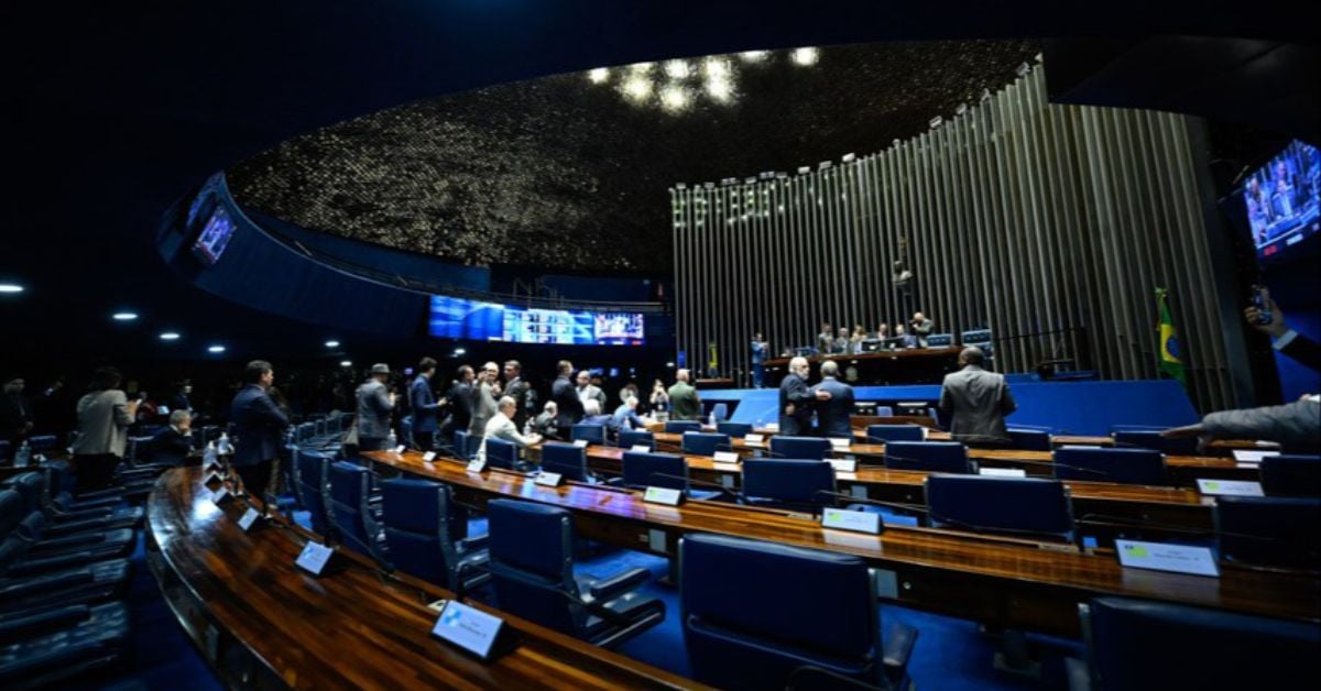 Jaques Wagner foi o relator do PL 2.692/2025, que repete teor da MP 1.294/2025, cujo prazo de validade estava para vencer; texto que beneficia quem ganha até dois salários mínimos foi à sanção presidencial Andressa Anholete/Agência Senado Fonte: Agência Senado