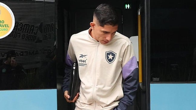 Botafogo avalia propostas por Savarino e deve ouvir o jogador antes de decidir venda