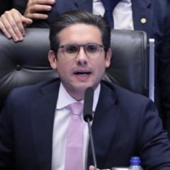 O deputado Hugo Motta (Republicanos-PB) conseguiu voltar à mesa da presidência da Câmara às 22h21 desta quarta-feira (6), após uma longa negociação