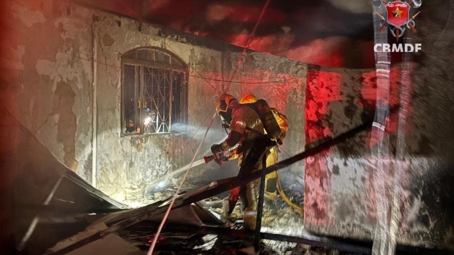 Incêndio em casa de reabilitação para dependentes deixa cinco mortos no DF Incêndio em casa de reabilitação para dependentes deixa cinco mortos no DF