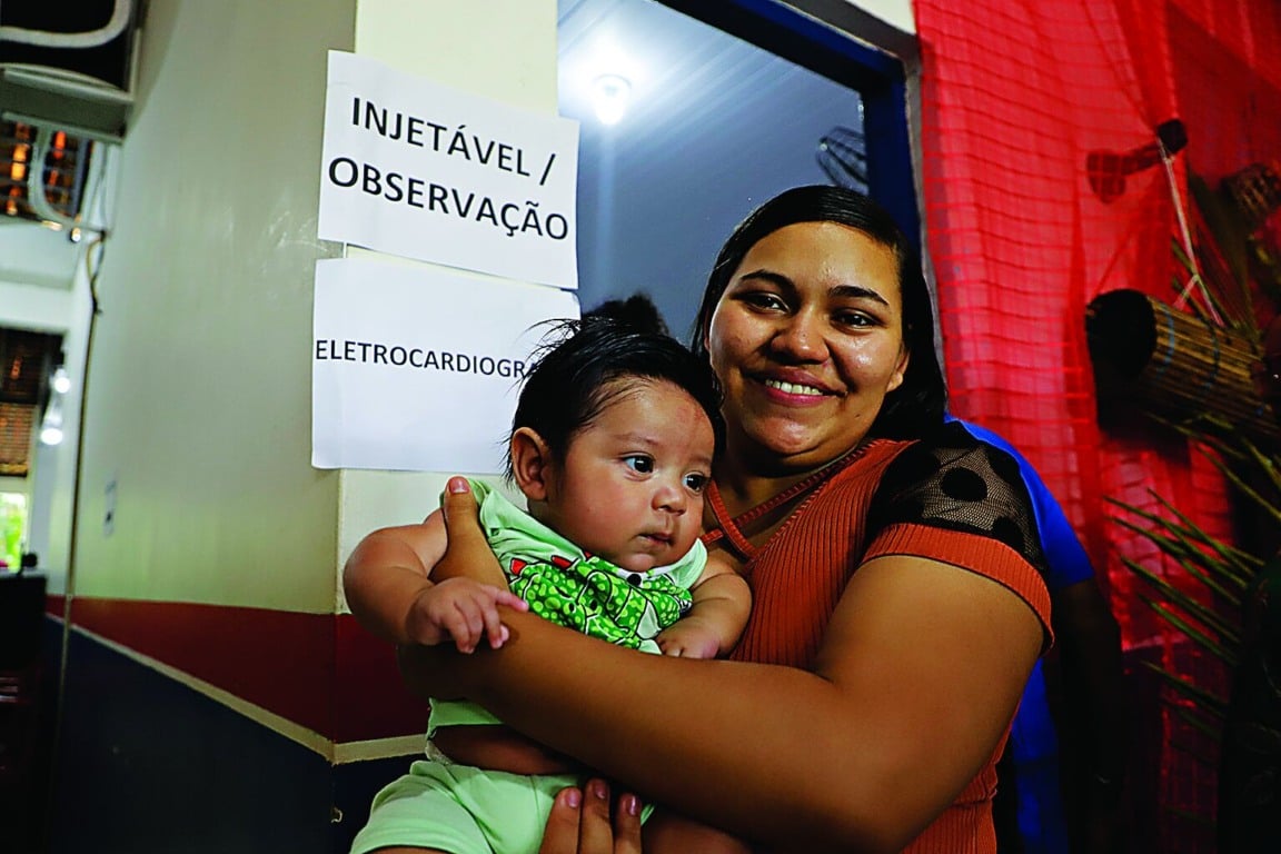 Moradora da própria comunidade, Josiane da Silva, 19 anos, viveu um momento especial durante a ação: levou o filho Benjamin, de apenas 3 meses, para a primeira consulta médica da vida dele.
