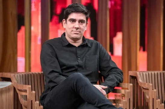 O ator e humorista Marcelo Adnet, de 43 anos, revelou em entrevista a um podcast que sofreu abuso sexual aos sete anos de idade. 
