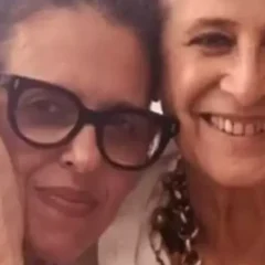 Segundo o jornal Extra, chegou ao fim o casamento de Maria Bethânia, 79, e Gilda Midani, 65. As duas estavam juntas desde 2017.