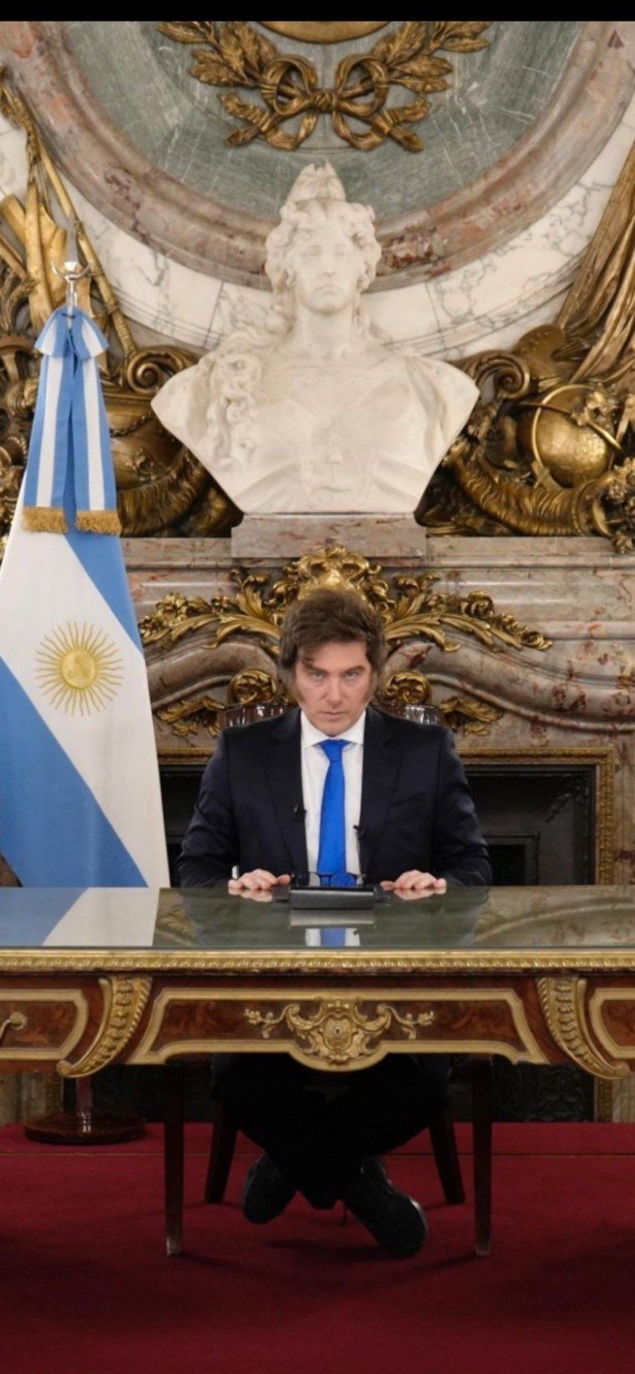 O governo de Javier Milei tenta contornar um escândalo de supostas propinas envolvendo a Andis (Agência Nacional de Pessoas com Deficiência).