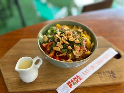 Rede de comida havaiana Mana Poke chega em Belém e abre a primeira franquia na Região Norte