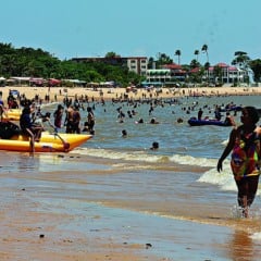 Mesmo após as férias, o movimento em praias e igarapés foi considerado bom por comerciantes. Clima estava ideal para quem buscava tranquilidade