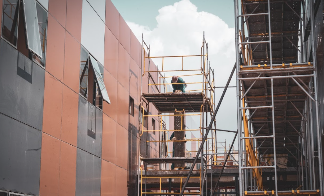 Equipes dedicadas nas obras do Hotel Vila COP, em Belém Crédito da imagem: Divulgação/DMDL