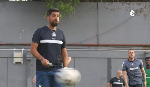 António Oliveira dá treino normal no Baenão. Foto: Reprodução