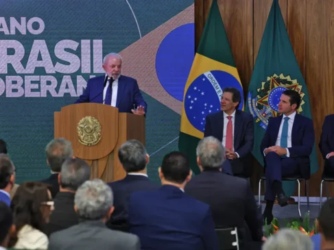 O presidente da República, Luiz Inácio Lula da Silva, fala durante assinatura da medida provisória (MP) Brasil Soberano., no Palácio do Planalto Foto: CanalGov/Reprodução