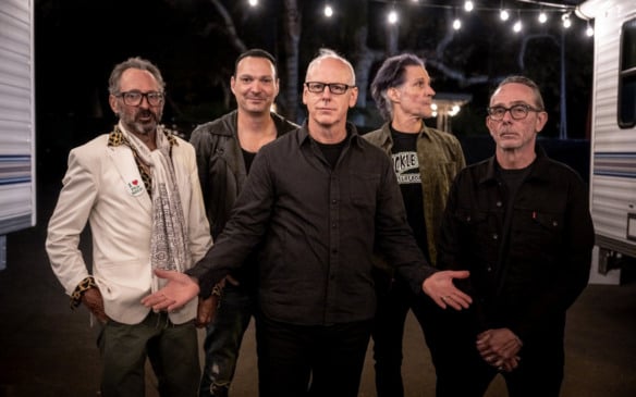 Já o Bad Religion, ícone do punk californiano, entra como reforço de peso