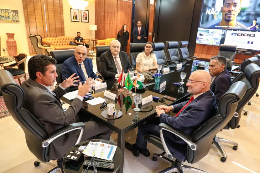 O chefe do Executivo estadual, Helder Barbalho, recebeu os representantes diplomáticos da Índia e do Irã. Foto: Marco Santos/Agência Pará