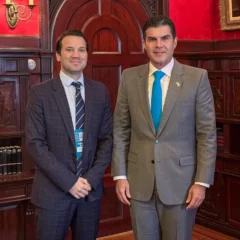 Durante a programação oficial, Helder Barbalho se reuniu com o presidente da Philip Morris Brasil, Branko Sevarlic. Foto: Thalmus Gama / Agência Pará