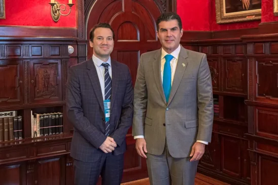 Durante a programação oficial, Helder Barbalho se reuniu com o presidente da Philip Morris Brasil, Branko Sevarlic. Foto: Thalmus Gama / Agência Pará