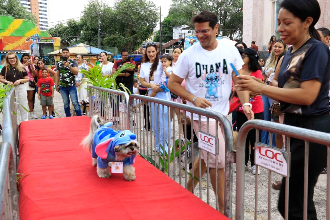 Paróquia celebra 104 anos com bênção dos animais e desfile de pets