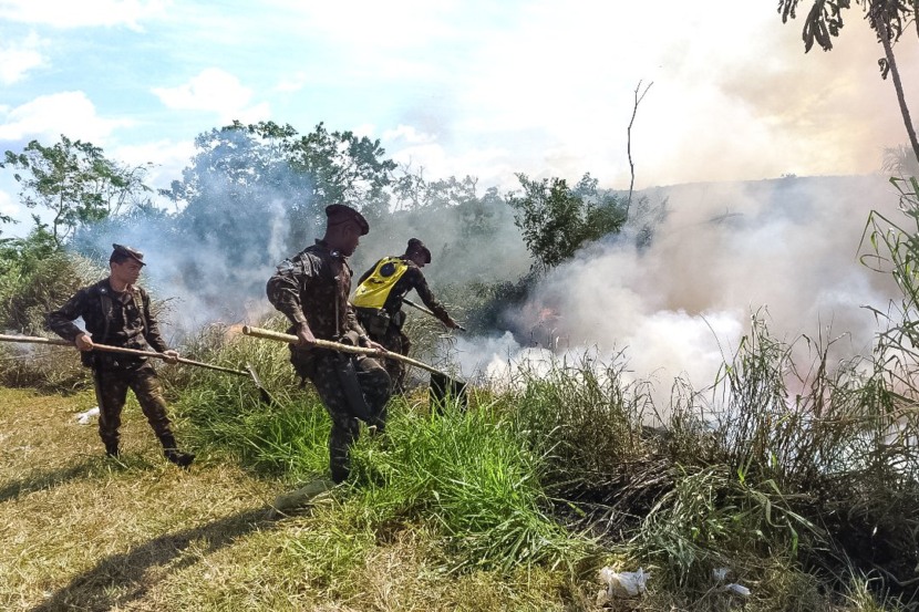 A iniciativa, de autoria do Poder Executivo, prevê a atuação de voluntários em ações de prevenção, controle, mitigação e combate a queimadas e incêndios florestais em todo o estado. Foto: Ascom Exercito