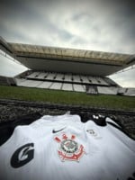 O campeão brasileiro feminino de futebol de 2025 será definido neste domingo (14), a partir das 10h30 (horário de Brasília), na Neo Química Arena