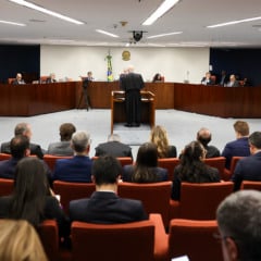 Nesta quarta-feira (3), o Supremo Tribunal Federal (STF) dá continuidade ao julgamento sobre a tentativa de golpe de Estado.