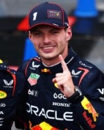 O piloto holandês, da Red Bull, largou na pole position e ganhou o GP do Azerbaijão, neste domingo (21), disputado no circuito de rua de Baku.