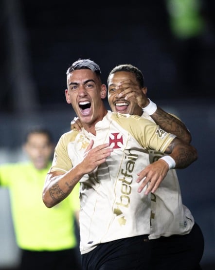 O Vasco venceu o Bahia na noite desta quarta-feira (24), de virada, em São Januário, e conseguiu um respiro em relação à zona de rebaixamento do Campeonato Brasileiro.
