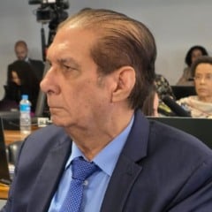 O senador paraense Jader Barbalho (MDB) participou da sessão e já declarou voto contrário à proposta, posicionando-se pelo seu arquivamento.