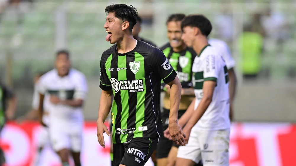 Com gol de Miguelito, América vence o Coritiba, escapa da zona da degola e deixa o Paysandu ainda mais pressionado na lanterna da Série B.