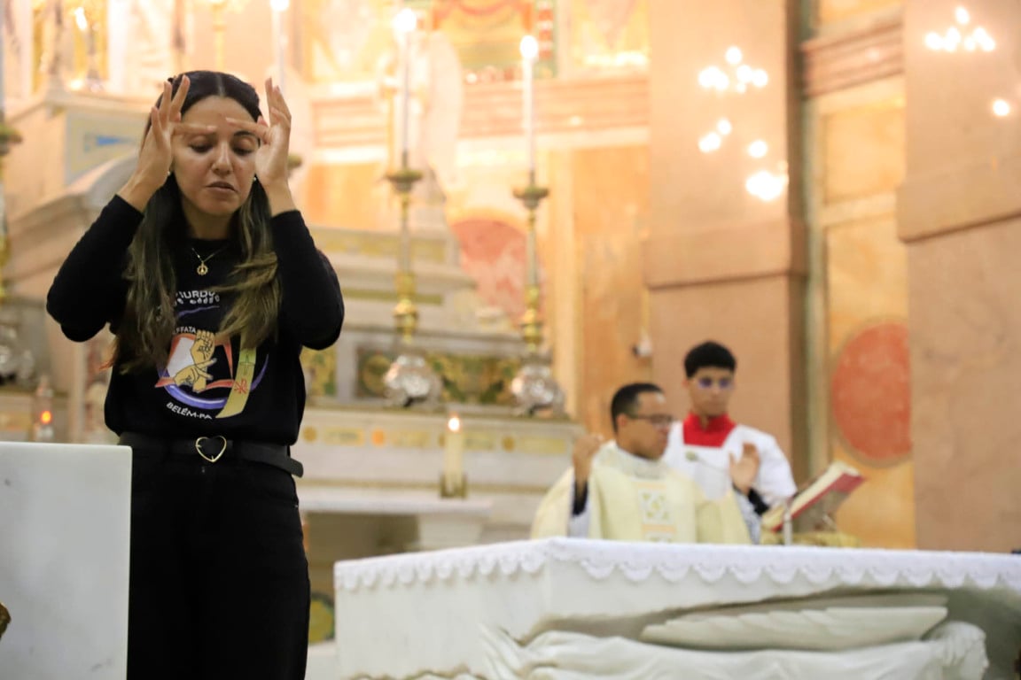 Basílica de Nazaré realiza missas em Libras e outros idiomas durante o Círio e COP-30
