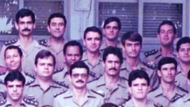 Bolsonaro: das punições no Exército à prisão domiciliar pelo STF