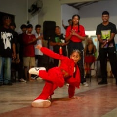 Com entrada gratuita, acessível em Libras e aberta a todos os públicos, a programação reúne Mestre de Cerimônia, DJs, grafiteiros, jurados de breaking. Foto: Ana Ribeiro