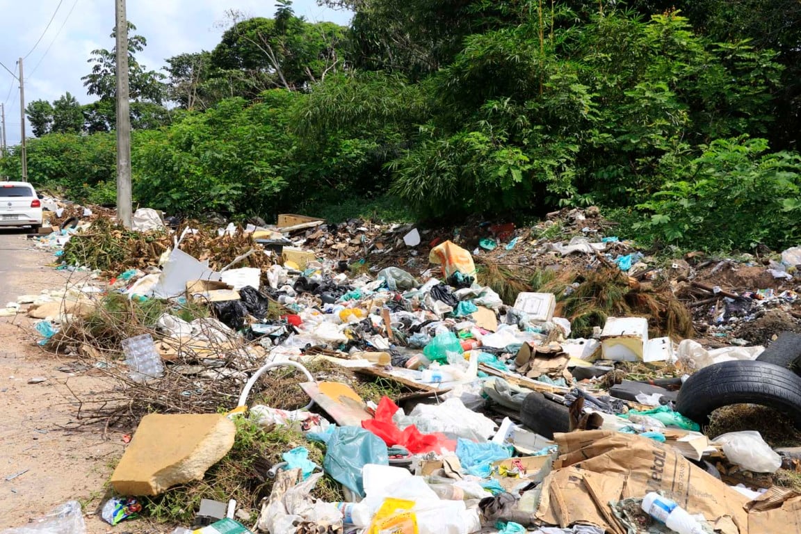 A cidade de Ananindeua, na Grande Belém, uma das maiores do país sem saneamento básico adequado, enfrenta um cenário alarmante de abandono e acúmulo de lixo nas ruas. Foto: Antonio Melo A cidade de Ananindeua, na Grande Belém, uma das maiores do país sem saneamento básico adequado, enfrenta um cenário alarmante de abandono e acúmulo de lixo nas ruas. Foto: Antonio Melo