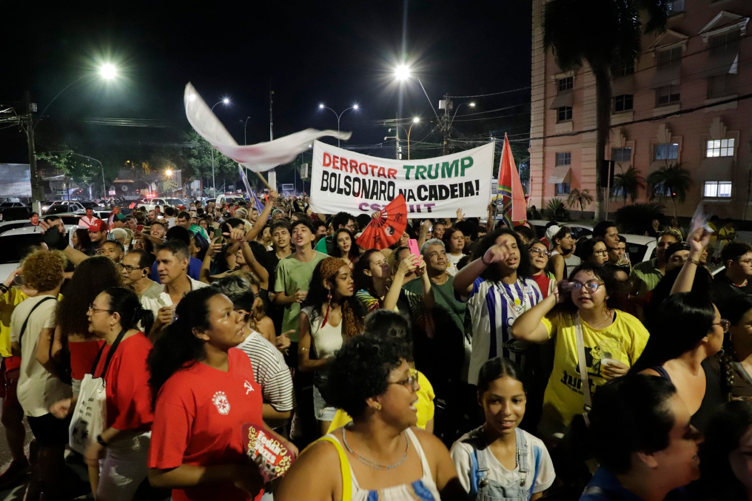 Belém tem manifestação em apoio à decisão do STF contra Bolsonaro