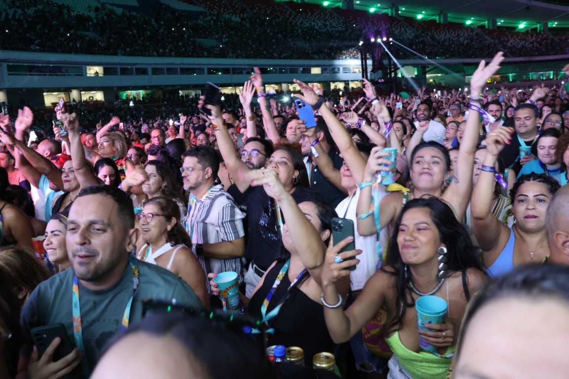 Mangueirão vira trio elétrico: Ivete canta “Voando Pro Pará” e emociona público