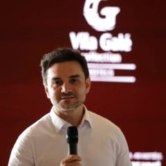 O ministro do Turismo, Celso Sabino, não perdeu a chance de devolver com ironia ao ser chamado de “imoral” pelo governador de Goiás
