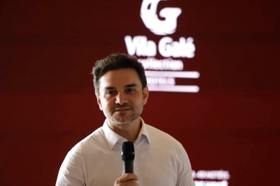 O ministro do Turismo, Celso Sabino, não perdeu a chance de devolver com ironia ao ser chamado de “imoral” pelo governador de Goiás