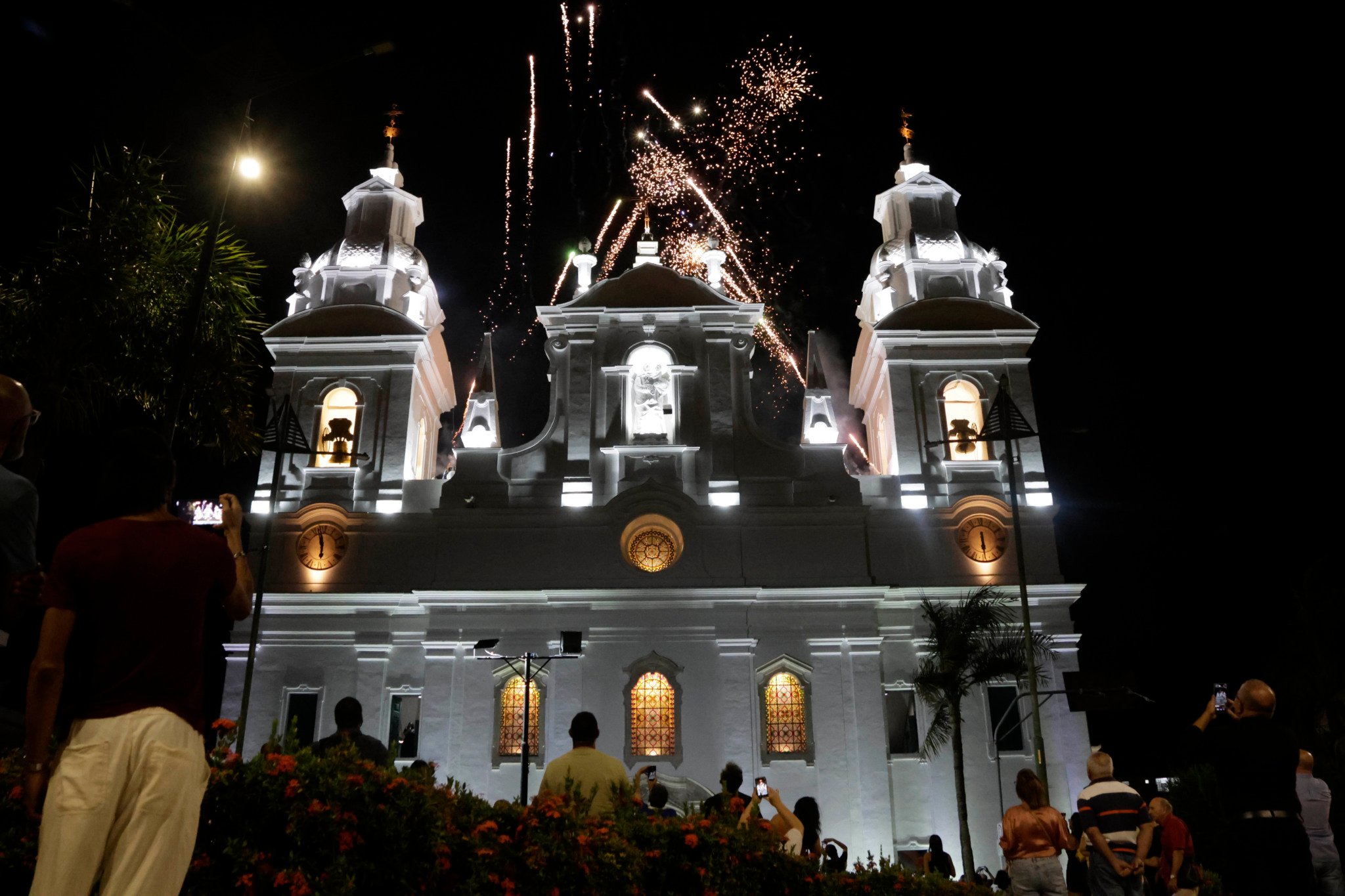 Catedral da Sé, em Belém, tem fachada restaurada antes do Círio