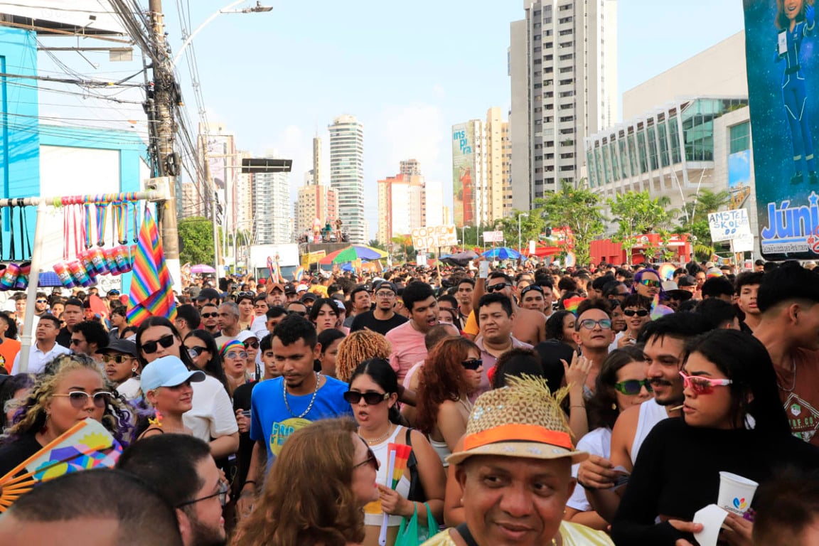 Na Amazônia, orgulho é resistência: Belém celebra maior Parada LGBTI+ do Norte