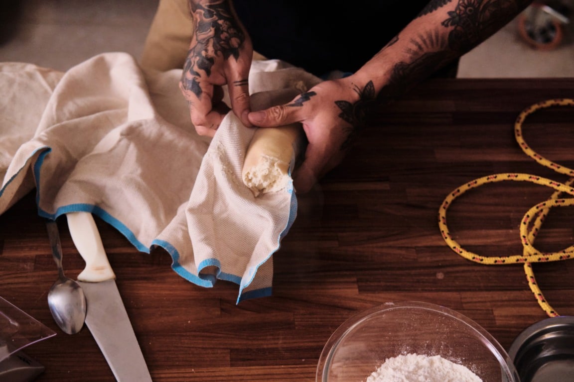 Buscando novos conhecimentos sobre a arte dos pizzaiolos, Felipe Castanho lembra que o Remanso do Peixe começou como uma pizzaria. FOTO: DIVULGAÇÃO