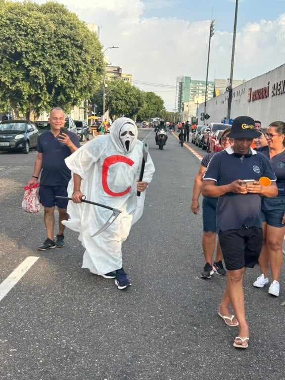Com o rival na lanterna e lutando contra o rebaixamento, um torcedor do Clube do Remo fez a festa da galera neste sábado