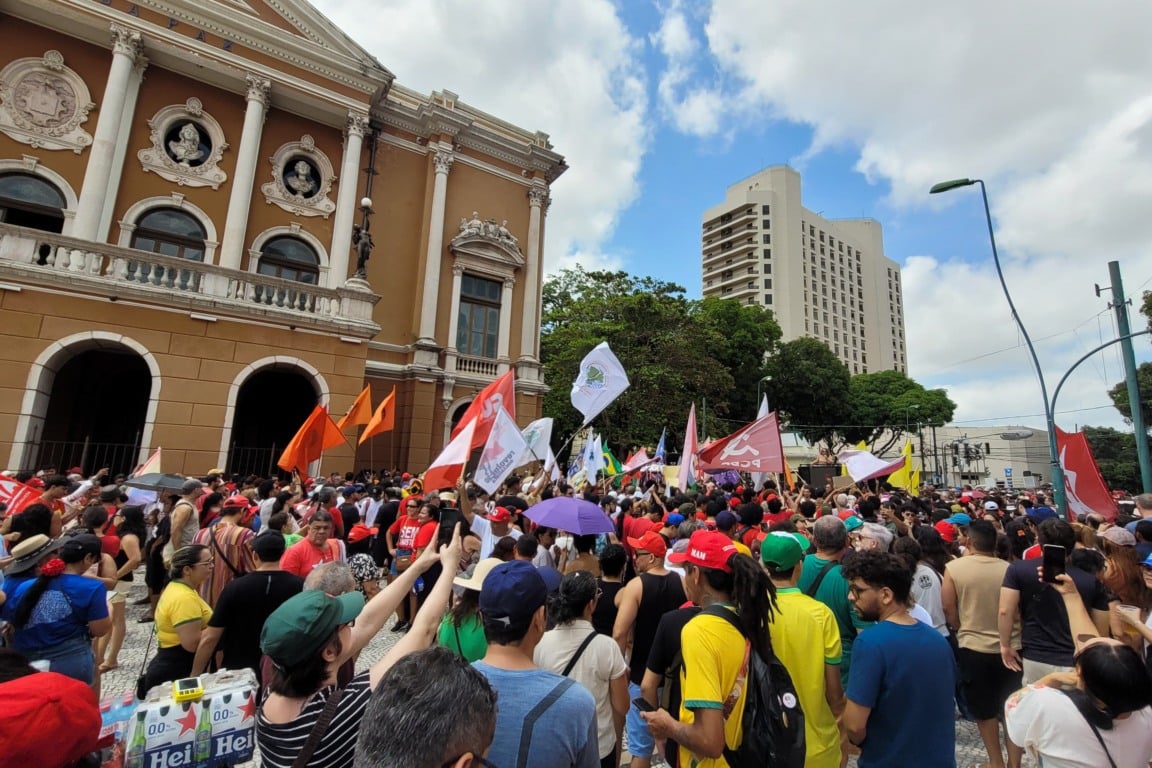 Manifestantes vão às ruas em Belém contra PEC da Blindagem e projeto de anistia do 8 de janeiro
