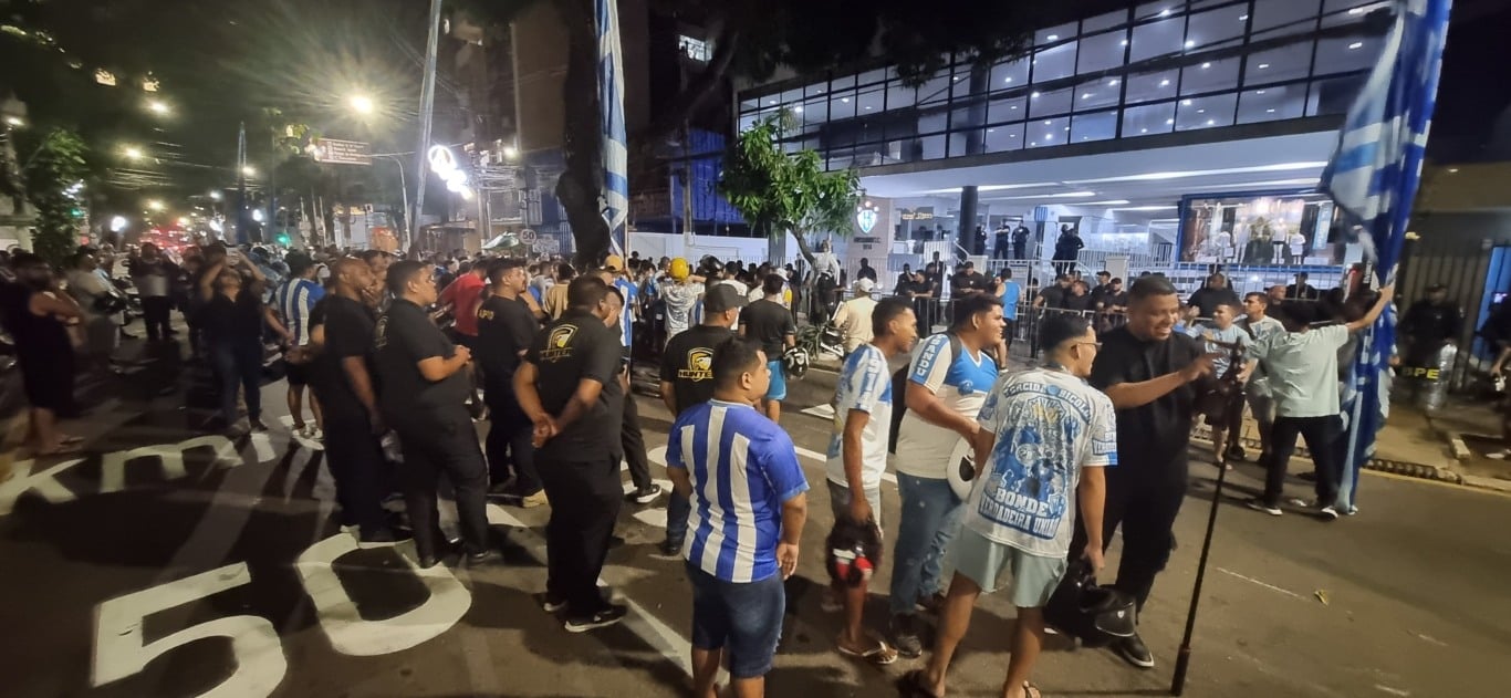 Crise se agrava: torcida do Paysandu perde a paciência e vai às ruas