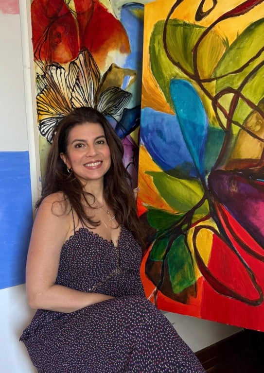 O acervo conta com obras inéditas, frames em finearts e peças particulares da artista plástica Lorena Chady.