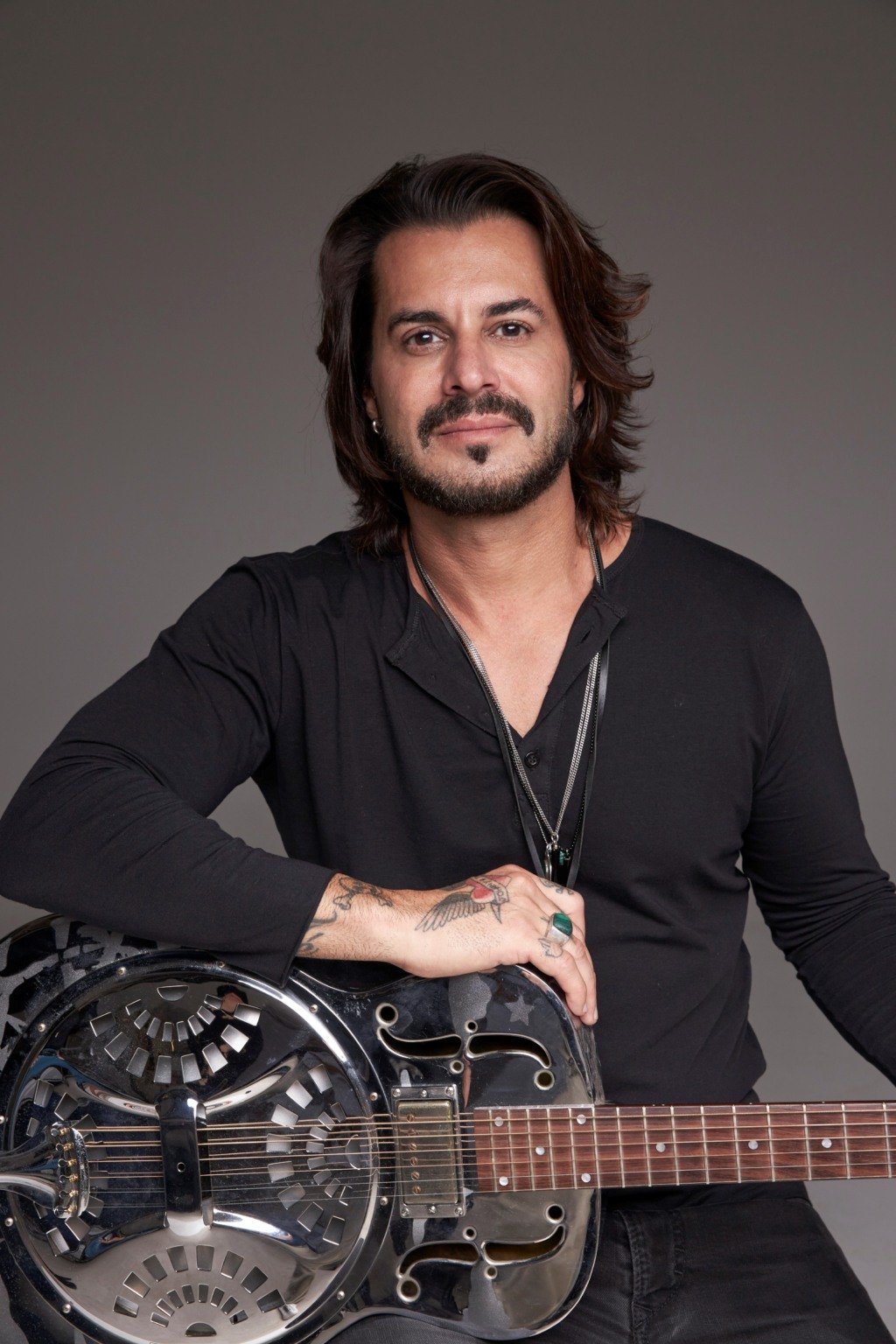 Marco Túlio, guitarrista do Jota Quest, encerra primeiro dia do Congresso de Gestão e Gente com palestra sobre reinvenção