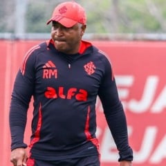 Internacional demite Roger Machado após derrota no Gre-Nal