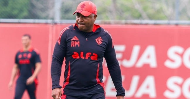 Internacional demite Roger Machado após derrota no Gre-Nal