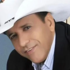 O compositor e cantor gospel Carlinhos Novaes morreu aos 65 anos na noite de terça-feira 23