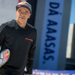 Sandro Dias, o Mineirinho, bate recorde mundial ao descer megarrampa de 70 metros em Porto Alegre