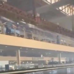 Fumaça em duto de ar na área de alimentação causou correria, mas brigada controlou as chamas e não houve feridos.